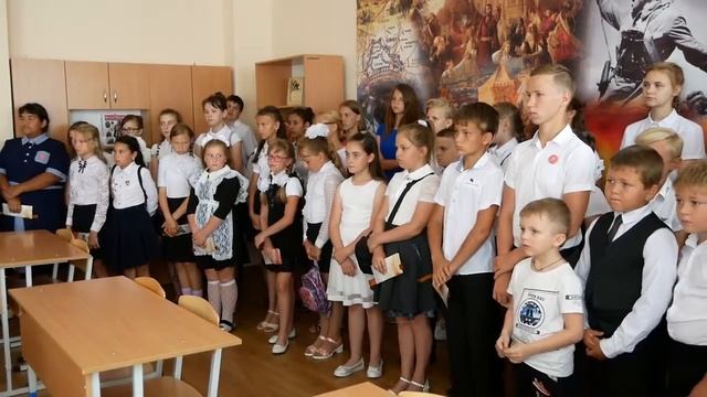 Краснодар В школе №39 села Братковского открыли «Парту Героя» смотреть онлайн
