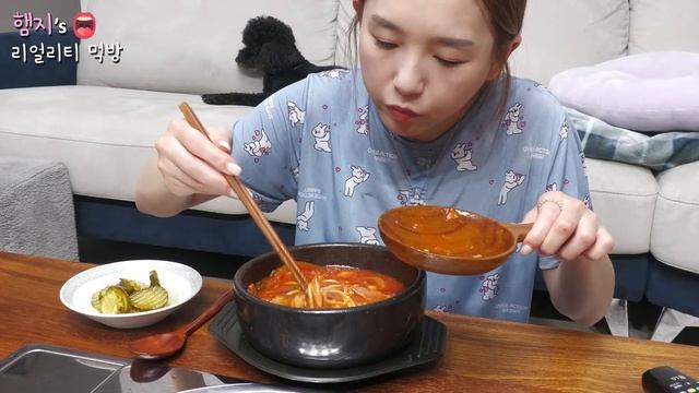 리얼먹방:) 얼큰(?) 해장파스타 ★ ft.메론아이스크림ㅣ Spicy(?) Pasta & Melon Ice CreamㅣREAL SOUNDㅣASMR MUKBANGㅣ