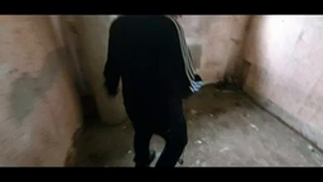 Дом под снос. Сходили посмотрели что осталось от квартир. Пробил ногу гвоздём жесть! (Пятилетки 115 смотреть онлайн