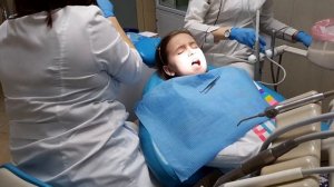 ОЧЕНЬ СМЕЛАЯ АЛЁНКА НЕ БОИТСЯ ЗУБНОГО ВРАЧА!!!