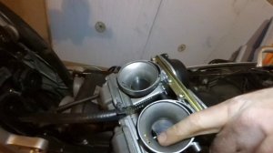 Aprilia Pegaso, замена манифолд(резиновых впускных колекторов), мелкий тюниг.