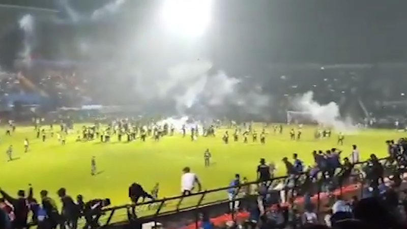 В Аргентине во время футбольного матча вспыхнули беспорядки / События на ТВЦ