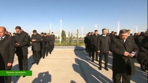 Президент Туркменистана открыл новый отель Гарагум