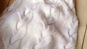 Красивейшее #пончо-шарф спицами Неимоверный #вязаныйтрансформер Демонстрирую