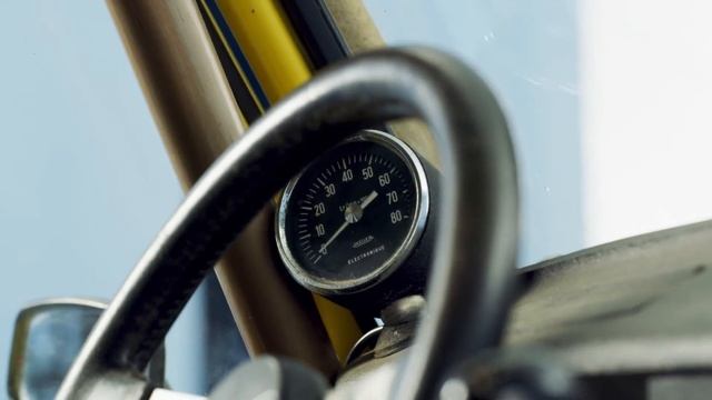 14 iconics Renault 4 смотреть онлайн