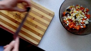 салат с черносливом и куриной печенью