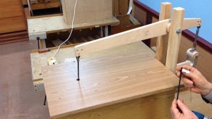 Cамодельный стационарный электро лобзик из ручного