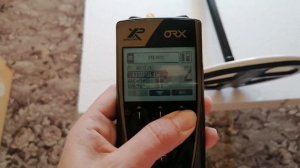 Золотая монета и ORX XP. Как реагирует металлоискатель на золотую монету.