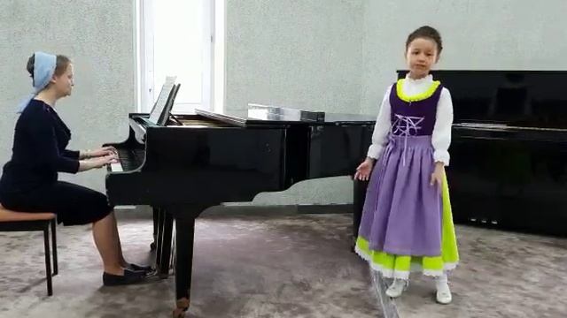 Галаюк Эвелина 10 лет, Колыбельная Брамса, ДШИ В.Я.Шпета" Азово, рук. И.Молчанова, конц. И.Миллер. смотреть онлайн