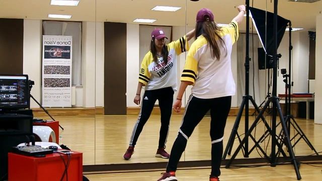 Whenever- Kris Kross Amsterdam Dance Vision Tutorial 1 by Fara.me смотреть онлайн