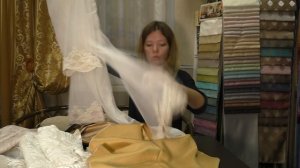 #352. Какие шторы выбрать под темно-синие обои с рисунком в классическом стиле?