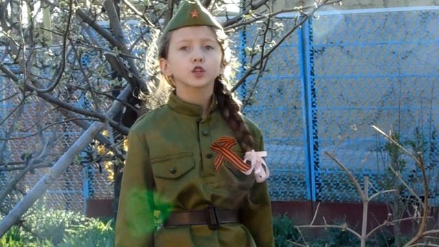 Стихотворение "Зинка" - читает Анна Чурикова смотреть онлайн