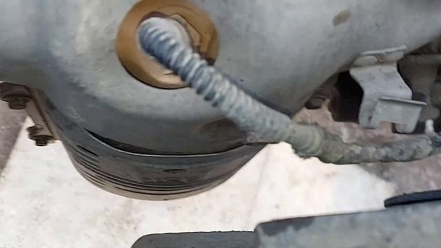 Где находится датчик давления масла Hyundai Getz 2010 г.в. объём 1.4 смотреть онлайн