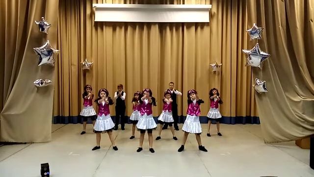 Танцевальное поздравление!