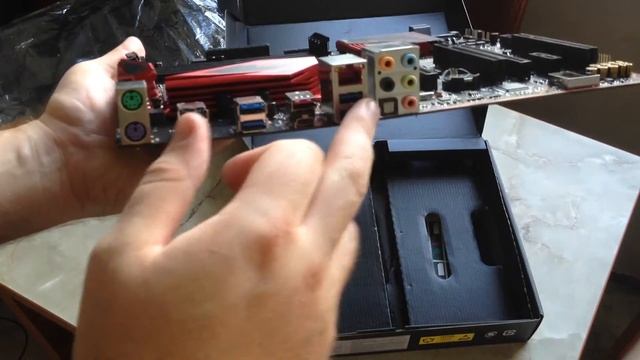 Unboxing Asus e3 pro gaming v5 motherboard