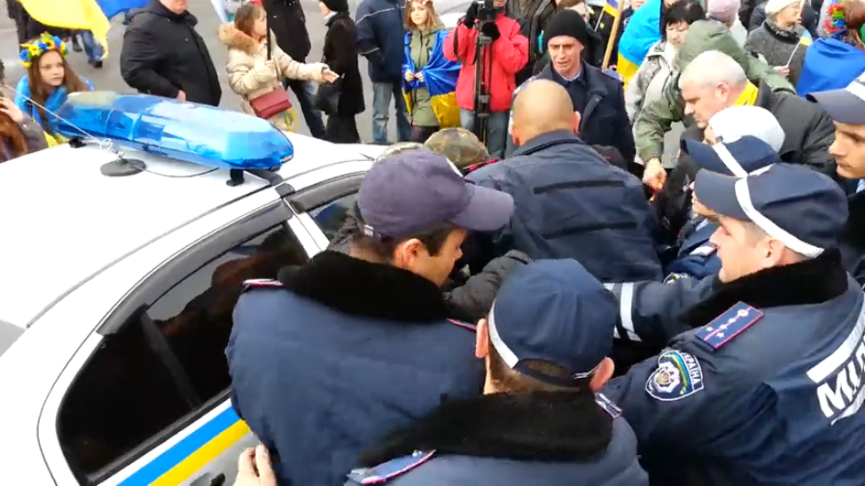Потасовка радикалов с коммунистами. Мелитополь 7.11.14