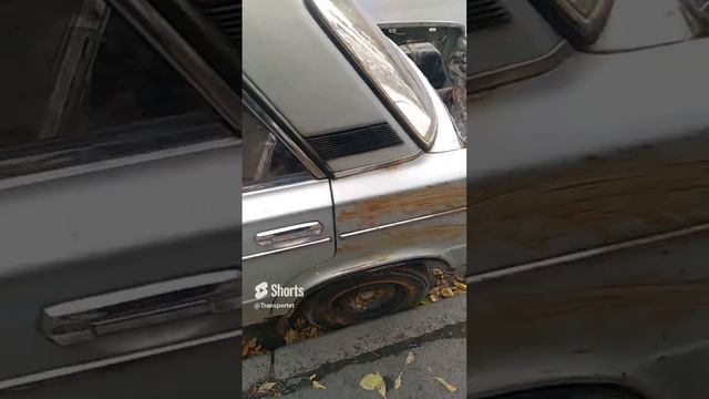 Эвакуатор приехал и выкинул старенькую жигули на дорогу #Shorts