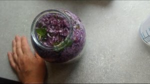 Готовим настойку из сирени от боли в суставах и мышцах