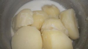Картофельное пюре с зеленым горошком