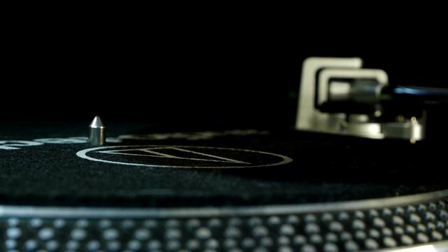 Грампластинка 78 об/мин. Людмила Зыкина - Ой, снег-снежок/А быть может и не так. 1964 смотреть онлайн