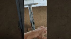 Ручная трамбовка песка под полы по грунту.
