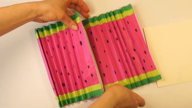 Игрушки из бумаги / ВЕЕР своими руками Арбуз