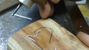 Зайчик  Инкрустация металлом по дереву