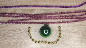 Ёлочные игрушки из синельной проволоки.