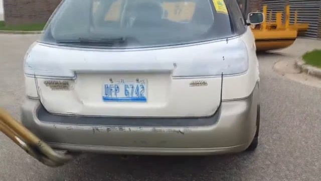 Janky Subaru gets a small makeover смотреть онлайн