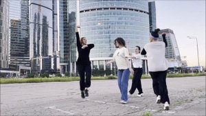 Девочки Танцуют Круто В Москве Лезгинка 2022 Чеченская Кайфовая Песня ALISHKA Caucas Dance