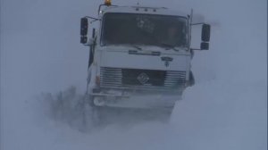 Автозимник Тиличики - Аметистовое. Пробиваемся через пургу.