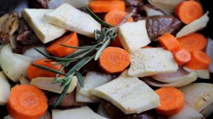 Печеночный рулет с перепелиными яйцами