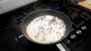 Паста с шампиньонами в сливочном соусе