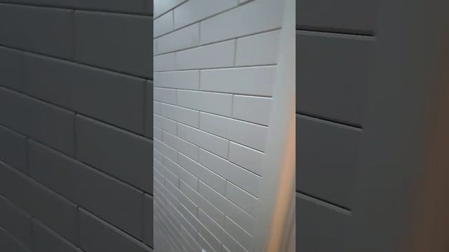 Утепление балкона.Отделка стеновым паркетом из липы.Теплый пол и встроенный шкаф. смотреть онлайн