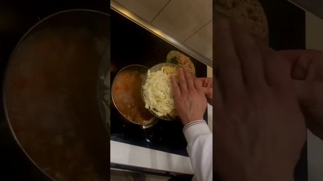 Щи из свежей капусты - элементарно!Обед
