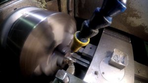 Изготавливаем штифт на токарном станке