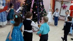 Новогодний утренник в старшей группе д/с "Сказка" д.Сухоноска