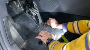 Как снять педаль газа Фольксваген