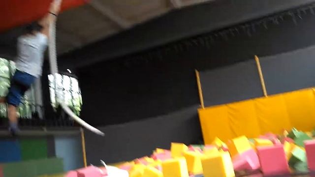 Батутный Центр Скай Парк в Минске прыжок смотреть онлайн