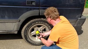Аккамуляторный гайковерт Ryobi R18IW3. Проверка на гайках/болтах номиналом 17 и 27
