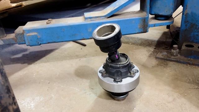 Нанесение герметика в арки TLC200 смотреть онлайн