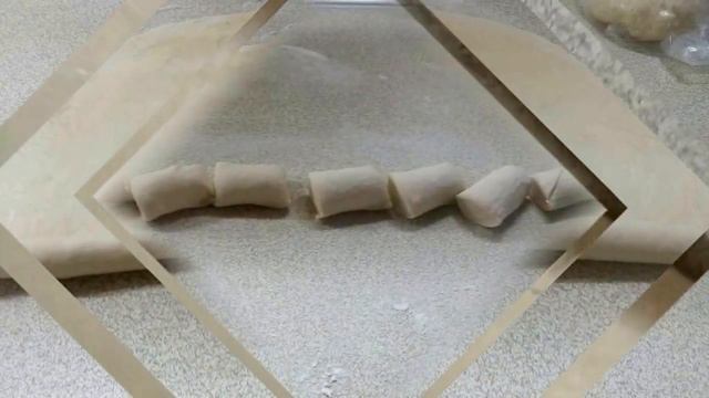 Улетные крымские чебуреки по-домашнему. Очень просто и вкусно.