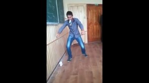 Пацан показал ФАК учительнице