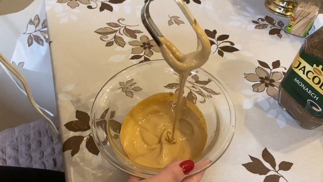 Dalgona coffee resepti. Дальгона кофе рецепт.