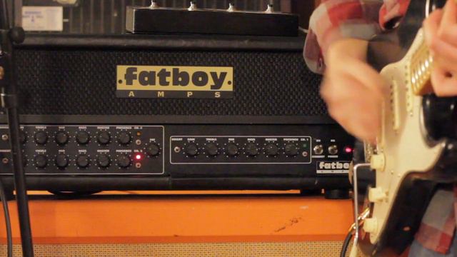 Quick Clip: Fatboy F1 Amp (Fender/Marshall/Dumble) смотреть онлайн