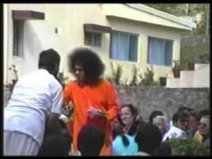 Аватар Шри Сатья Саи Баба (русский перевод)