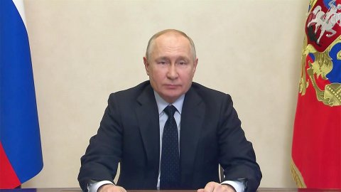 Владимир Путин с участниками Совбеза обсудил вопро...нтального шельфа РФ в Северном Ледовитом океане