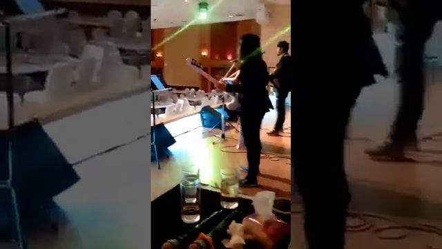 แป๊ะ Syndrome ดีดเบสเพลงสากลในงานแต่ง มันก็จะดูหล่อๆ หน่อย เย้เฮ้ววววว смотреть онлайн