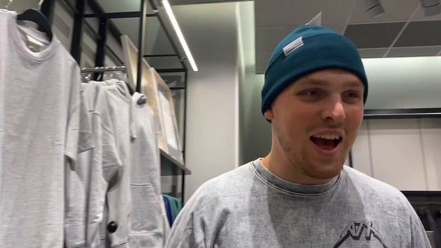 SHOPPING MALL IN RUSSIA! #Fall смотреть онлайн