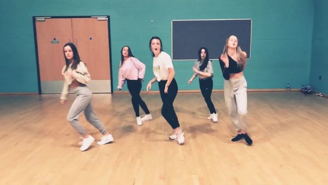 Whenever Wherever- Shakira f/t Aspire Dance Academy смотреть онлайн